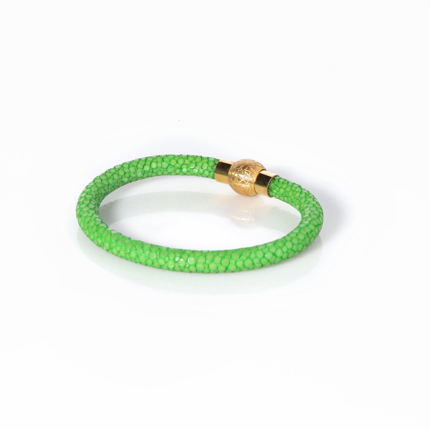 Zeus Genuine Stingray Leather Bracelet - Green/Gold - EZZOTI